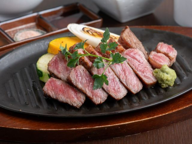 2. 炖煮汉堡肉饼 神户吉丰