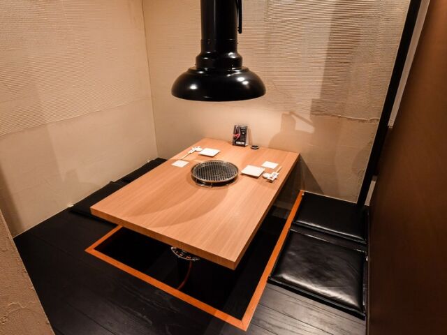 黑毛和牛 烧肉山喜 floor