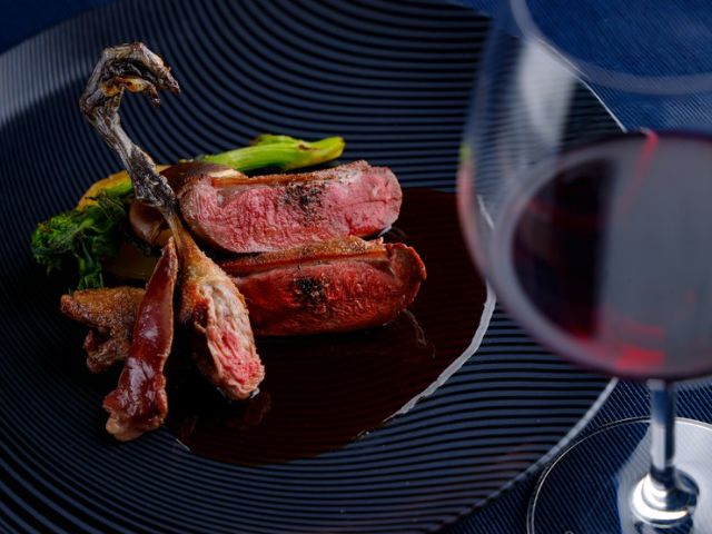 Enjoy a seasonal dish offered with a unique Japanese sense.