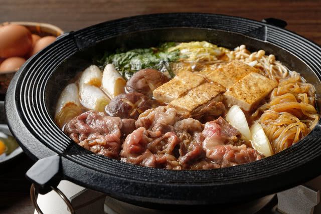 关东炖煮，关西烧烤！日本寿喜烧的不同风格
