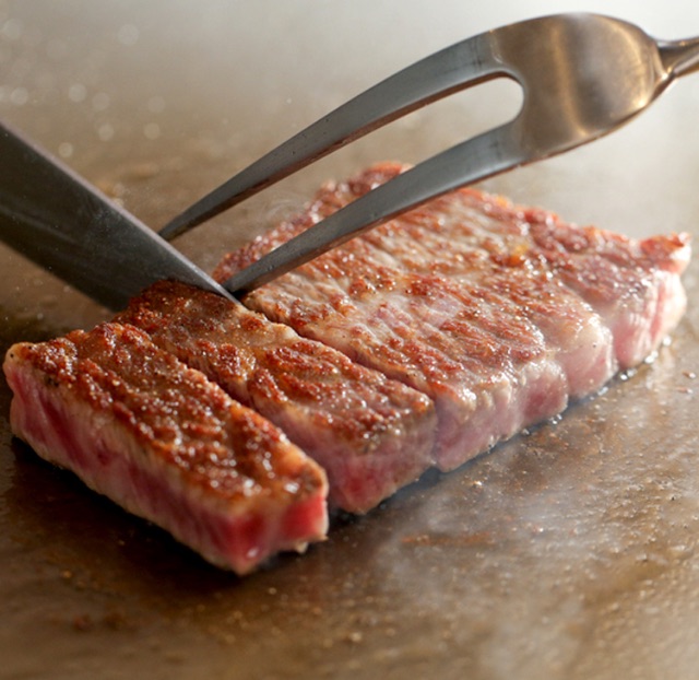 大阪神户牛必吃指南：13家顶级牛排与烧肉餐厅