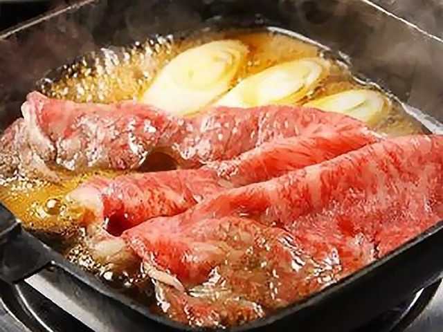 Guests can comfortably enjoy excellent-to-eat beef carefully chosen for its delicious flavors in a relaxing private space