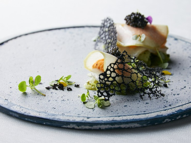 A luxury restaurant to enjoy the flavors of the 12 seasons.