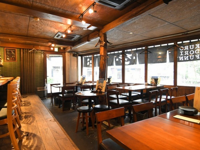 一个可以享受黑萨摩鸡品牌Kokuo的休闲居酒屋