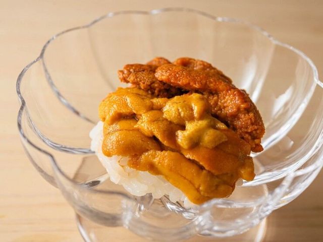 Inventive courses crafted with the traditional techniques of Edo-style sushi and rich creativity.