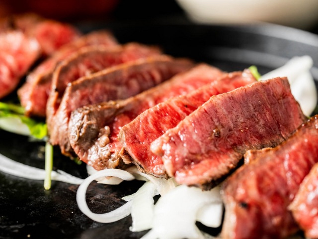 品尝山口县自豪的长州牛肉的嫩滑和甜美