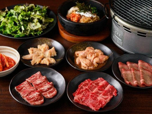 Indulge in delicious flavors from Hokkaido, including luxurious raw lamb.