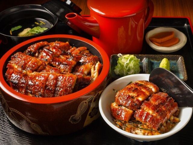 老字號的鰻魚專門店。廚師的技藝成就了傳統的味道