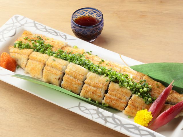 只有在這裡才能品嚐到的新風格鰻魚與葡萄酒的搭配