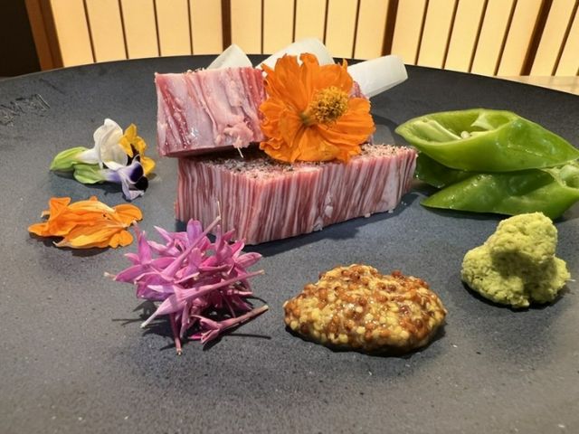 If you want to taste high-quality wagyu beef in Osaka city, this is the place! A dedicated yakiniku restaurant