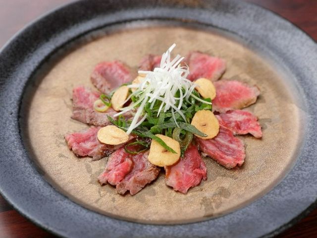 可以品尝到A5级佐贺牛的高档成人烧肉店