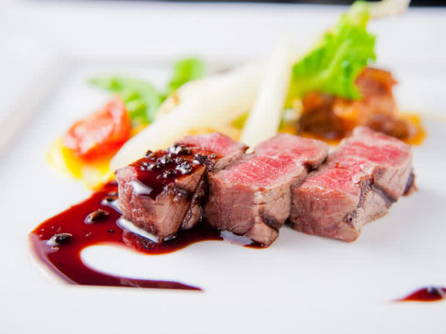 Restaurants Where You Can View Cherry Blossoms in Osaka and Kyoto