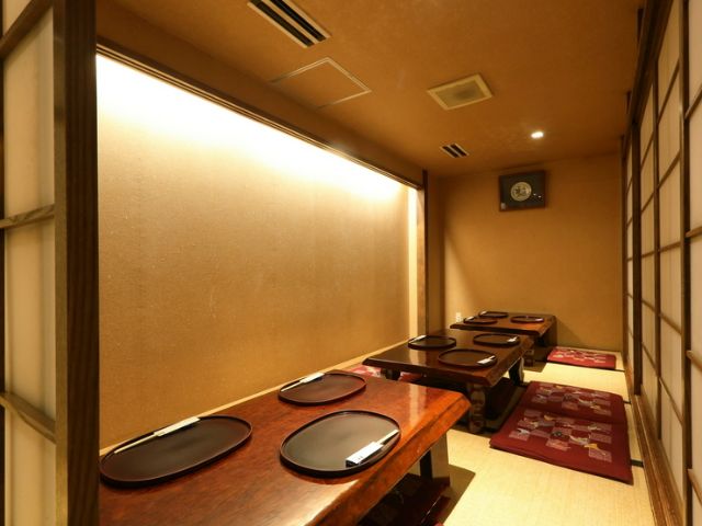 季節的會席,多樣的鍋料理,時令的菜餚。「一期一會」的款待,讓人放鬆的隱藏版和食店