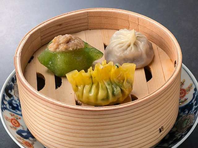 在少量多品項的套餐中品嚐,精心設計的奢華點心