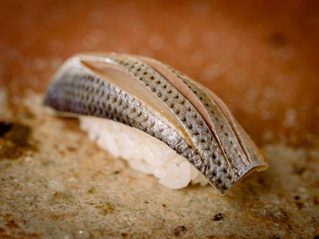 稍微奮發一下就能享用到,強調精選食材的正宗江戶前壽司