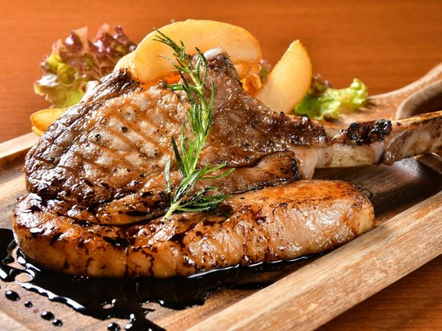 A local Italian bar featuring Iwate's brand pork 'Sasuke Pork'