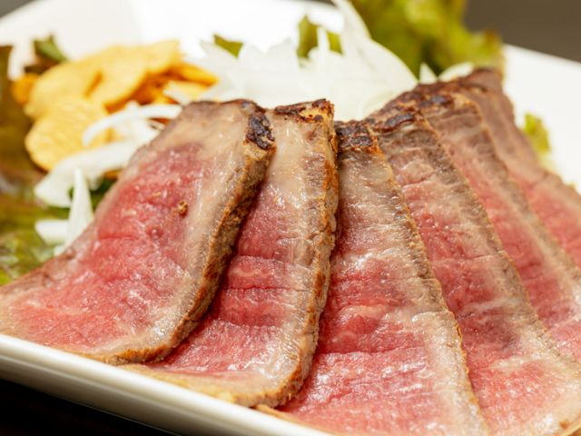 在休闲的空间里尽情享受各种各样的铁板料理!