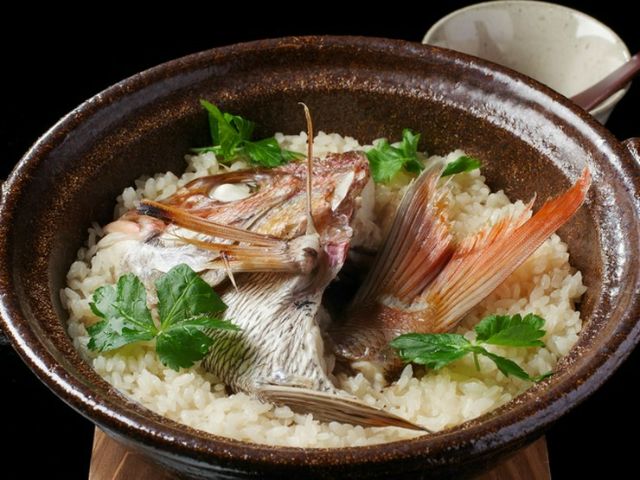 Enjoy a menu that abundantly uses seasonal ingredients in a hidden, cozy space