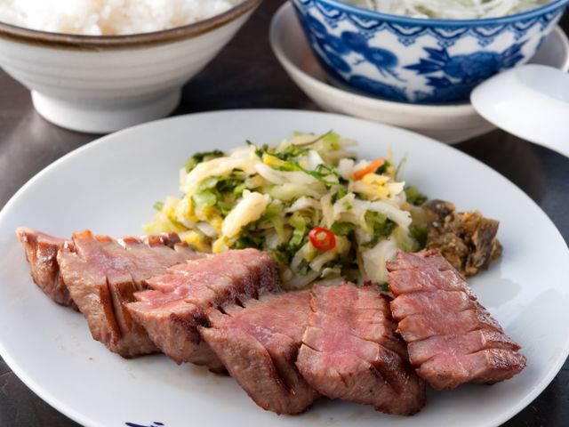 A popular restaurant loved by many for its diverse selection of over 20 types of beef tongue dishes