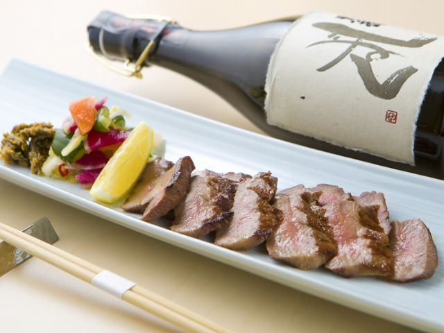 牛舌當然、準備了可以享受仙台美味的菜單