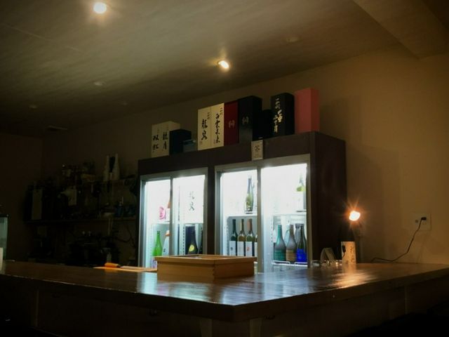 用稀有的日本酒和精心制作的料理,度过极致的时光