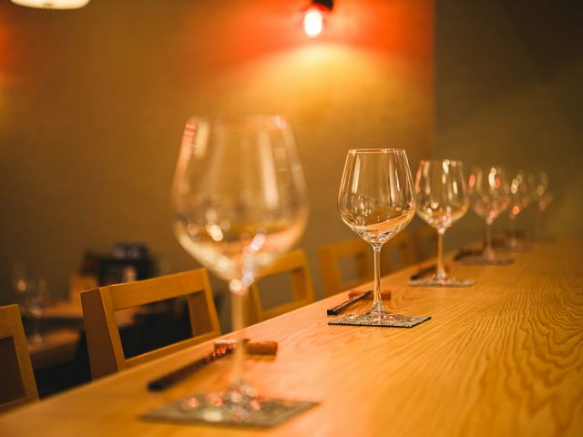 A teppanyaki restaurant located in front of Shimbashi Station, complete with private rooms for a special occasion.