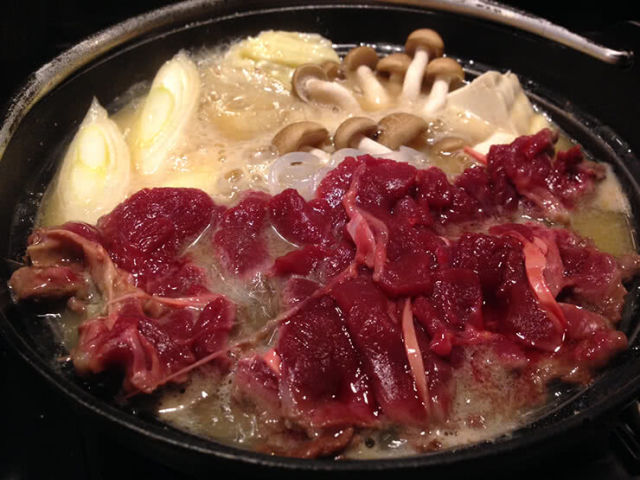 2. 馬肉料理・和牛內臟鍋 姫櫻