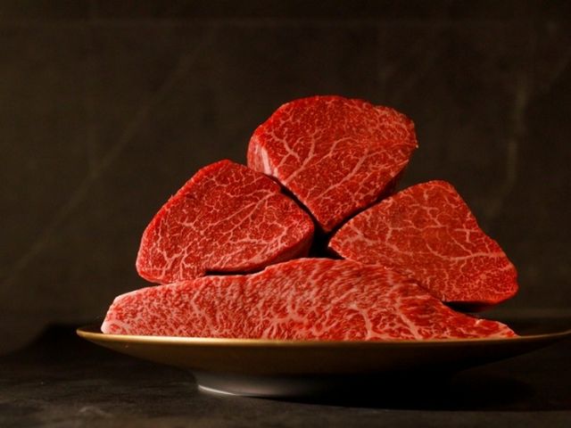 在完全個室的私人空間中，品嚐北海道產的極上食材