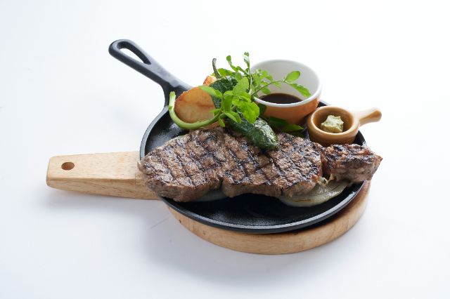 Tsubame Grill "Kumamoto Akaushi Wagyu Sirloin Steak" - 4,500 JPY