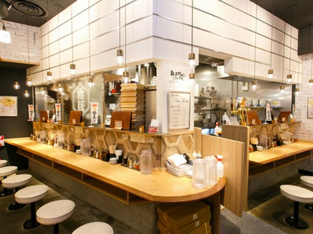 豪邁配料也引人注目，「名古屋的豚骨拉麵」非這裡莫屬