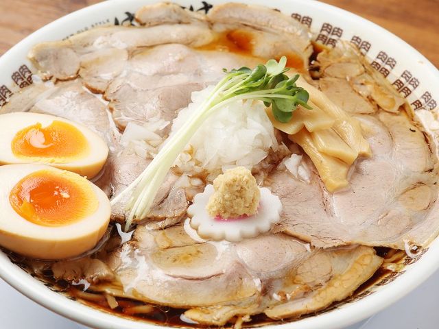 在名古屋市品嚐多種口味的拉麵店