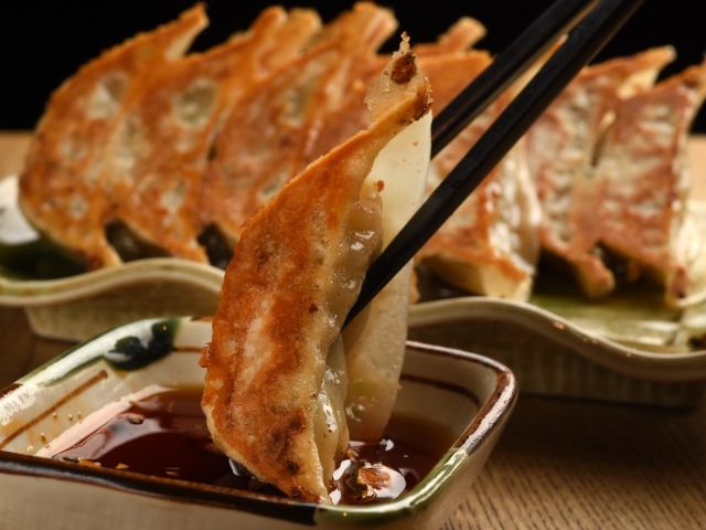 지산지소의 교토 식재료로 만든 일본식 만두를 즐길 수 있다