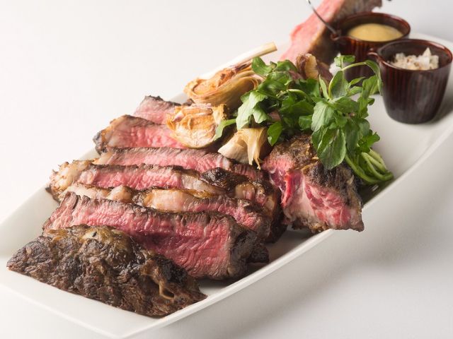 正統派牛排館引以為傲的乾式熟成牛肉讓人垂涎欲滴