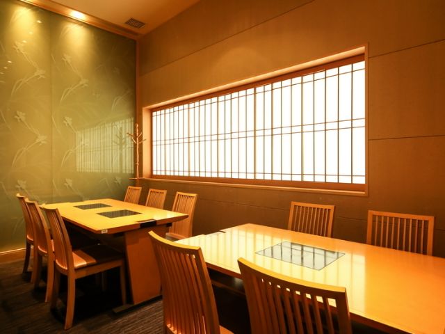 Savor the signature menu item, 'Udon Sukiyaki,' crafted by a long-standing establishment with over 200 years of history.