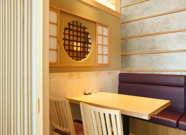 A restaurant where carefully selected eel is expertly grilled to perfection, offering a variety of dishes to enjoy.