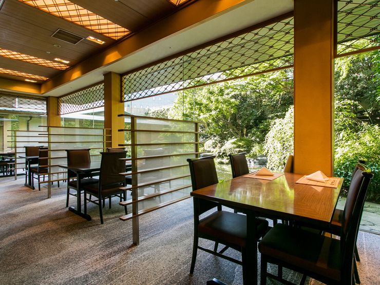 15 Restaurants with Superb Locations in Tokyo