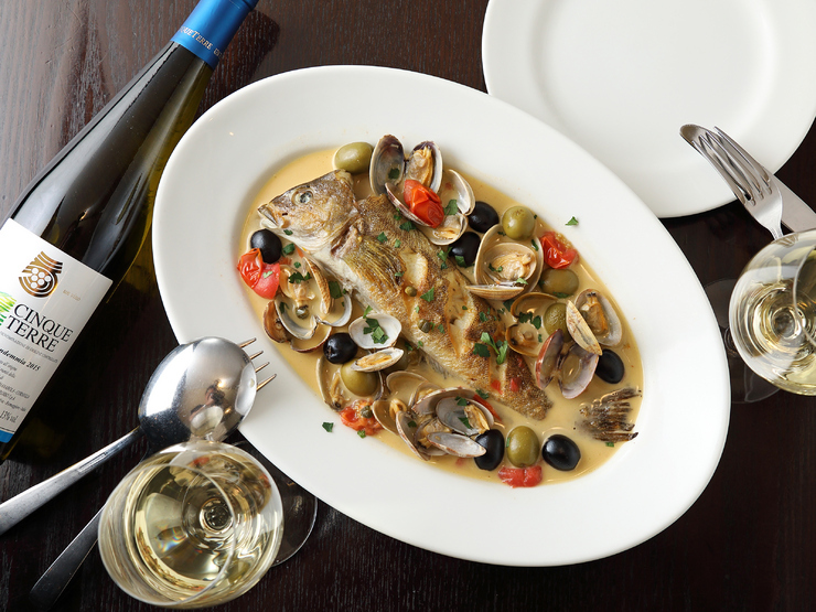 10.FUNGO DINING 西新宿店