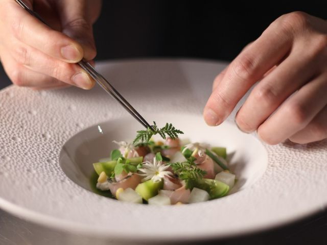 12 Restaurants and Izakaya in Osaka Recommended for a Perfect Date