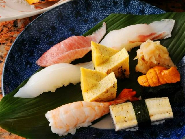 Taste the seasonal flavors of Tosa in a completely private room.