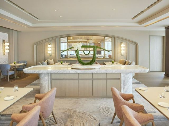 世界從各地受到矚目的廚師所推出的，精緻的法國料理