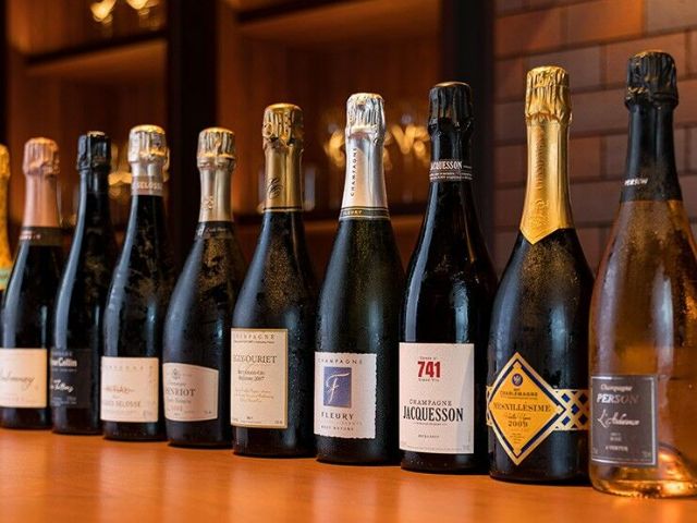 在寧靜的空間中享受極品葡萄酒和正宗料理