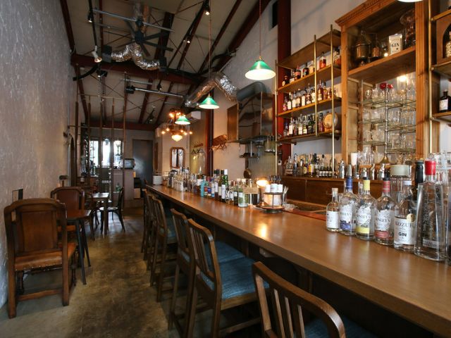 Enjoy dishes made with ingredients from Nagano Prefecture and a wide variety of alcoholic beverages.
