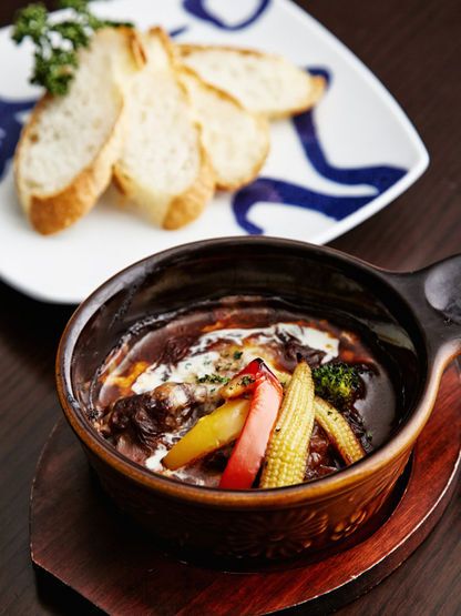Exquisite creative cuisine that allows one to fully enjoy carefully selected ingredients from Kyoto.