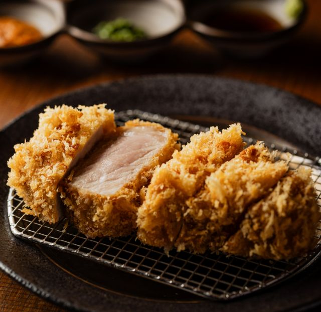 對「吃法」的理想，豬排店的追求｜外苑前[炸豬排 Kokomade Yaruka]