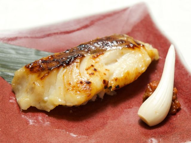 Experience Japanese food culture in a hidden house with jazz music playing.