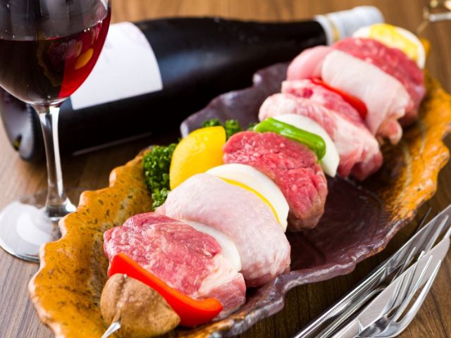 Starting with juicy thick-cut skewers, a diverse menu is available.