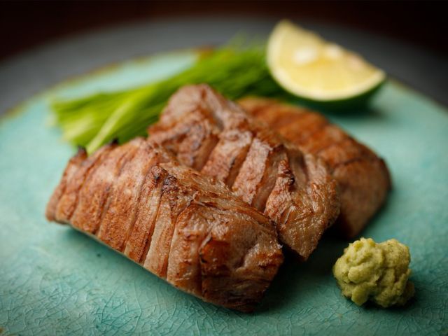 Seasonal delicacies and specialties from Tohoku, paired with carefully selected sake by a sake sommelier.