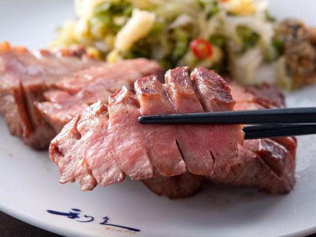仙台名物「牛舌」を各种料理中尽情享受