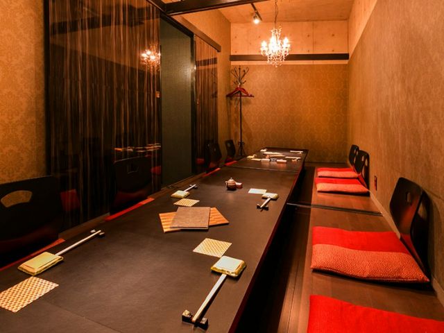 東京慢慢享受正宗的壽司。擁有個室的特別餐廳