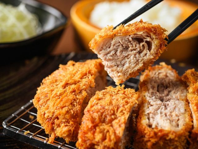 밀푀유 형태의 돈까스 '김카츠', 그 부드러운 식감에 놀라다
